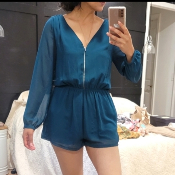 Express Chiffon emeral green romper size XS - Picture 2 of 11